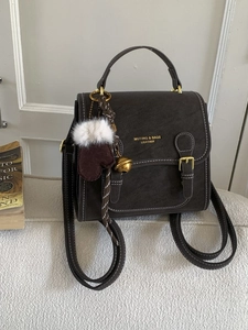 Vintage PU Leder Rucksack Damen Kontrastnähte Retro Preppy Stil Kleiner Rucksack Schule Pendeln Umhängetasche Mit Handschuh-Anhänger