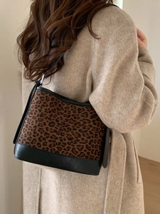 Retro oversized leopard print shoulder bag with black leather patchwork and thin straps