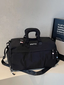 Sac de voyage noir en nylon avec bandoulière et logo APASTTCA pour sport et fitness