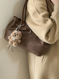 Women's Retro Large Capacity PU Leather Tote Bag Matte Finish Commuter Shoulder Bag With Plush Puppy Pendant Fashion Handbag