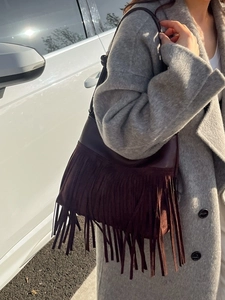 Borsa a secchiello vintage in pelle scamosciata marrone scuro con lunghe frange da donna