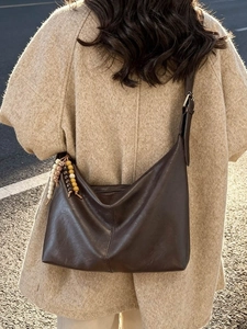 Sac à bandoulière vintage en similicuir marron foncé avec perles en bois colorées