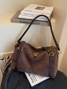 Sac fourre-tout rétro en daim marron foncé avec lanières en cuir et détails dorés