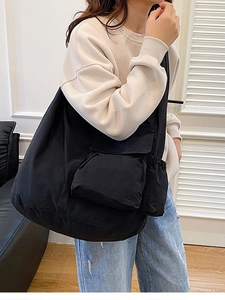 Fashionable black large capacity underarm tote bag with multi-pocket design for women