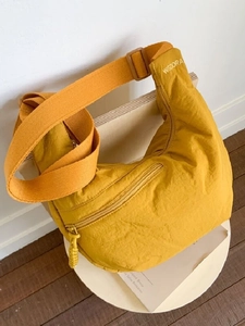 Sac à Bandoulière Hobo en Nylon Décontracté pour Femmes Grande Capacité Sac à Épaule Demi-Lune Léger Polyvalent