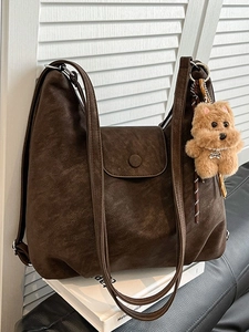 Vintage Large Capacity PU Leather Shoulder Bag For Women Retro Commuter Tote Bag With Plush Pendant Solid Color Hobo Bag