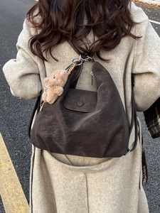 Retro large-capacity backpack for women in vintage dark coffee brown with cute bear charm