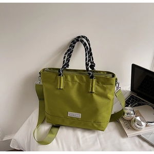 Sac fourre-tout en tissu Oxford vert avec poignées tressées et sangle en nylon durable