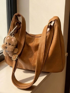 Borsa a Spalla da Donna Vintage in Pelle PU Grande Capacità Borsa Hobo Tote Con Ciondolo Cane in Peluche Retro Pendolare Tracolla