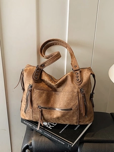 Grand sac cabas rétro marron en similicuir mat avec détails de glands bohémiens