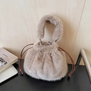 Sac Seau Nuage en Peluche Artificielle pour Femmes Fausse Fourrure Cordon de Serrage Sac à Main Doux Plissé Bandoulière