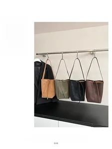 Détails de sacs seaux vintage à cordon en cuir mat marron, vert et noir pour le shopping