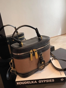 Borsa a scatola retrò in tela e pelle nera con cuciture a contrasto e manico