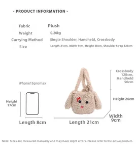 Confronto dimensioni borsa a secchiello in peluche beige accanto a iPhone 16 Pro Max