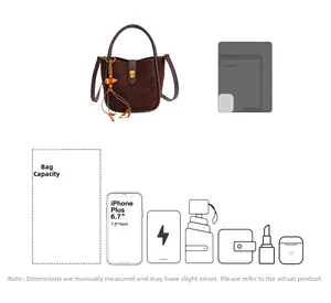 Détails de la capacité du sac seau marron avec téléphone, parapluie et objets de maquillage