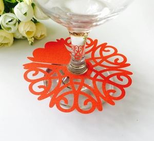 Red laser-cut heart pattern wine glass place card for wedding party table decorations