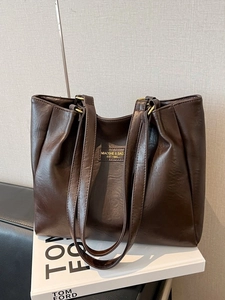 Sac Fourre-Tout Grande Capacité en Cuir PU pour Femmes Vintage Décontracté Sac à Épaule Avec Charme de Perle Mode Couleur Unie
