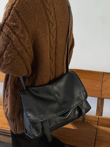 Retro black leather messenger bag for women with large capacity and matte finish