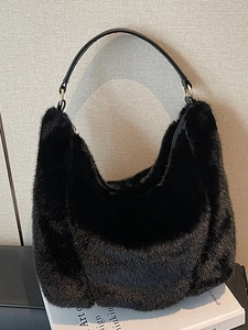 Fashion Women Plush Shoulder Bag Soft Faux Fur Underarm Hobo Bag Chic Winter Autumn Solid Color Zipper Handbag Daily Accessory