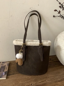 Sac Seau pour Femme Vintage en Cuir PU avec Bordure en Laine d'Agneau Grande Capacité Couleur Unie Sac à Main Sangle Réglable