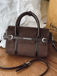 Sac à Épaule en Cuir PU Suède Vintage pour Femmes Épissage Contrasté Sac Bandoulière Mode Main Avec Boucle Métallique Sangle Réglable