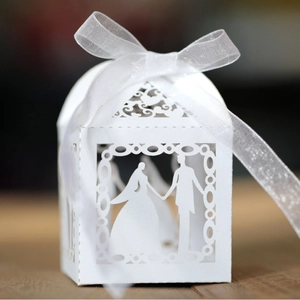 Boîte à Bonbons de Mariage Découpe Laser Européenne Papier Nacré Silhouette Mariée Et Marié Ajouré Nœud en Satin Boîte Cadeau Fête