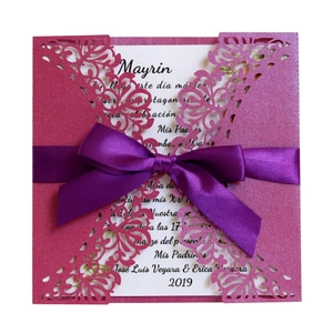 Invitaciones de Boda Corte Láser Con Sobres y Cintas Encaje Floral Bolsillo Hueco para Boda Fiesta Ceremonia Graduación Elegante Juego de Invitaciones de Papel Perlado