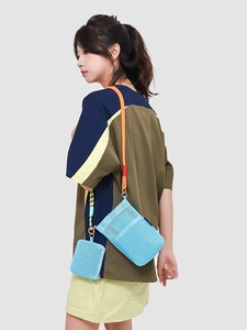 Minimalist sky blue mesh crossbody bag set with contrast ropes for casual travel use