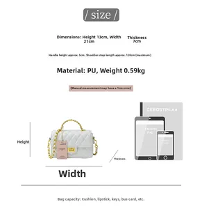 Size guide for white quilted shoulder bag showing dimensions 21x13x7cm and capacity
