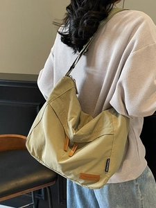 Sac hobo en toile vert olive, grand sac bandoulière fourre-tout pour le quotidien