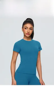 T-shirt de sport bleu paon à coupe ajustée avec tissu brossé doux et col rond classique