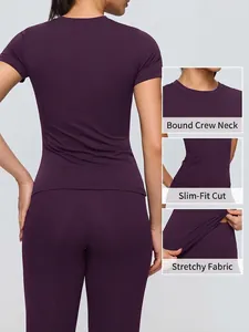 T-shirt de yoga violet pour femme, coupe ajustée, tissu élastique et respirant séchage rapide