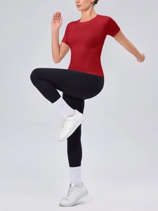Women's tight yoga short sleeve in dark red with quick-dry fabric for gym and running