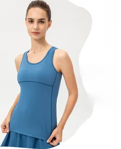 Dettaglio canotta sportiva blu scuro con cuciture laterali rinforzate per palestra e tennis