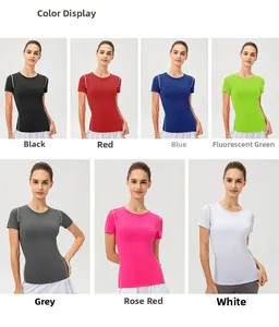 Detaillierte Farbauswahl mit sieben kräftigen Nuancen der schmalen Sport-T-Shirts