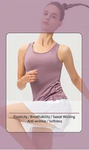 Détail du débardeur de sport violet PRO en tissu élastique et respirant séchage rapide