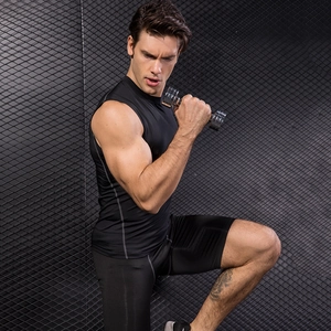 Ensemble de compression noir pour homme avec débardeur sans manches et short de sport