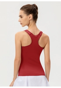 Détail du débardeur de sport rouge pour femmes en tissu de compression évacuant l'humidité