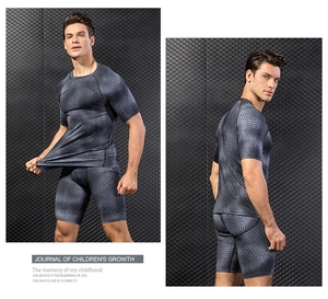 Détail de l'ensemble de compression homme avec texture 3D pour l'entraînement fitness