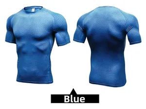 Gros plan sur la texture respirante en nid d'abeille du t-shirt de sport bleu homme