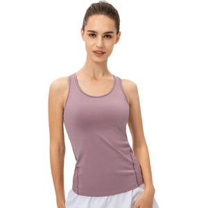 Débardeur de sport rose pour femmes avec dos nageur pour le yoga et le fitness