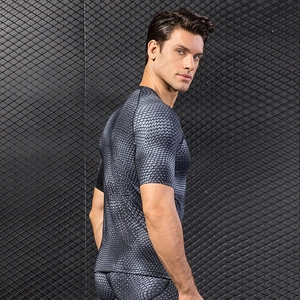 T-shirt de compression homme imprimé écailles 3D pour fitness et course