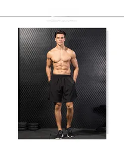 Détail du short de sport noir respirant pour homme avec taille élastique confortable