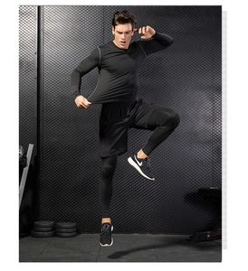 Détail de short de sport noir pour homme à séchage rapide lors d'un entraînement dynamique