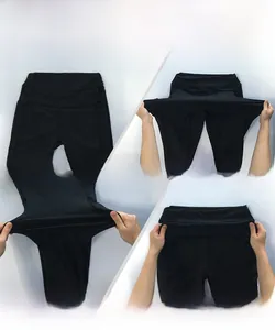 Vue détaillée du tissu extensible dans quatre directions des leggings de yoga femme