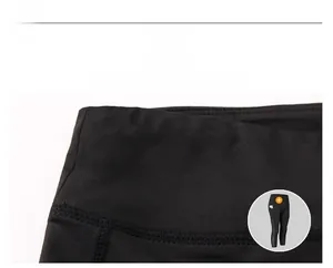 Détail de la taille large avec coutures renforcées pour legging de yoga noir