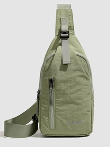 Sac de Poitrine Casual en Nylon pour Femmes Design Minimaliste Couleur Unie Hydrofuge Léger Sportif Sac Bandoulière pour Extérieur
