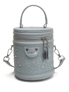 Sac seau cylindrique en denim bleu clair orné de strass brillants et de ferrures métal