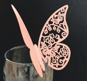 Cartes de verre papillon 3D découpées au laser rose pêche pour décoration de mariage