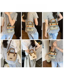 Détails du sac en paille tressée avec anses en bambou et bandoulière en cuir réglable